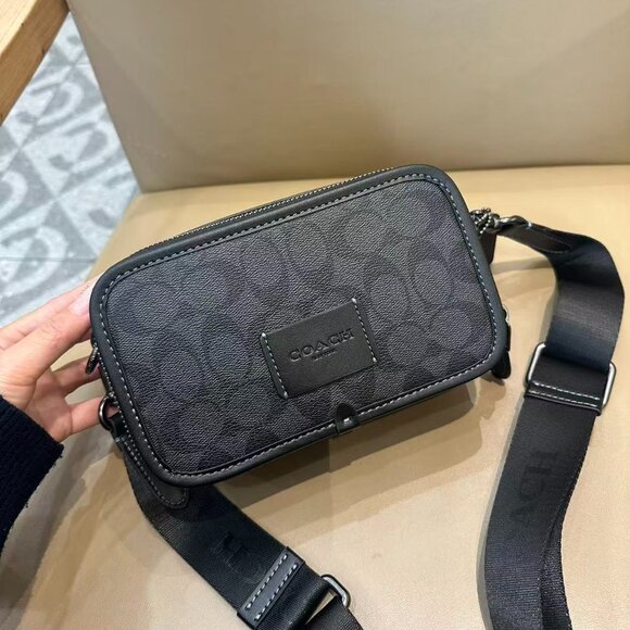 COACH Men's WYATT Crossbody Bag, Size 19.5 x 11.5 x 6.5 cm - Picture 1 of 9